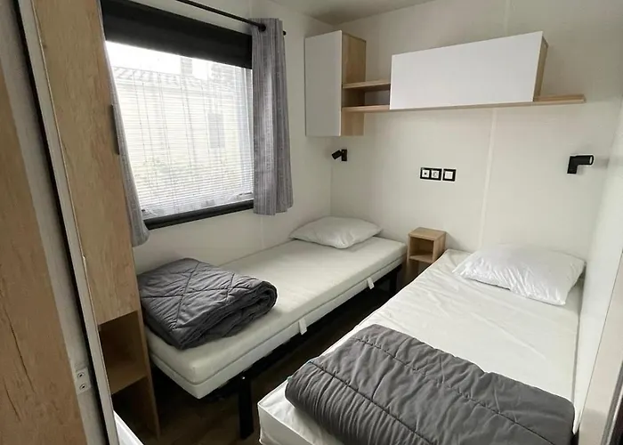 キャンプ場 Mh 314 Grand 3 Et 1 Salle De Bain Dans 4 Etoiles